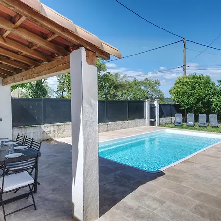Maison Familiale Avec Piscine Villa