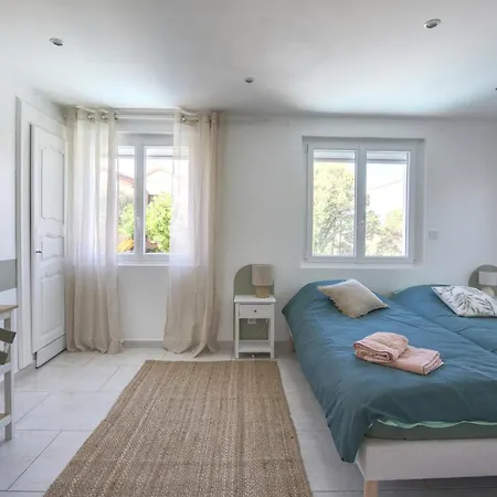 Maison Familiale Avec Piscine *